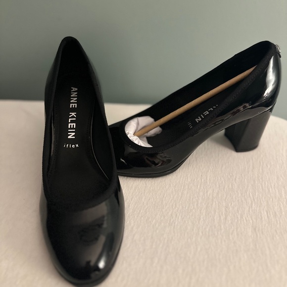 Anne Klein Chunky Heels - Picture 1 of 5